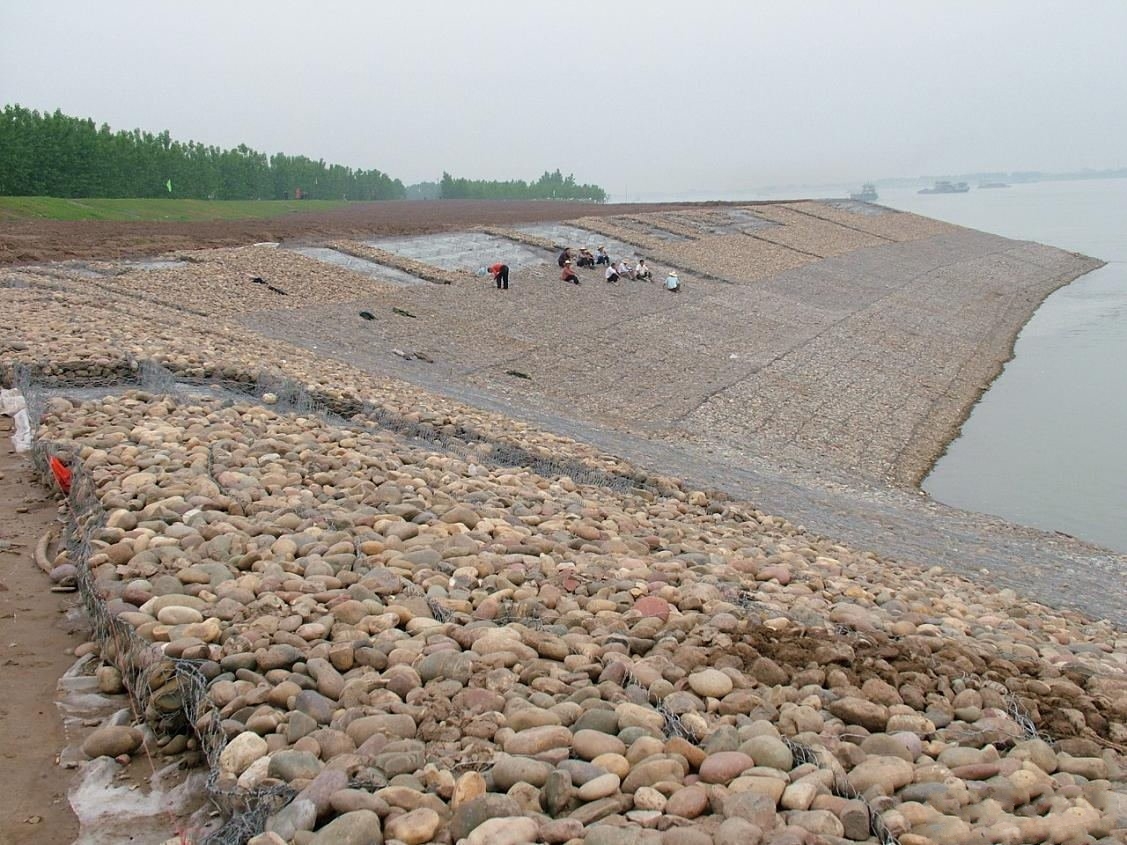 雷诺护垫